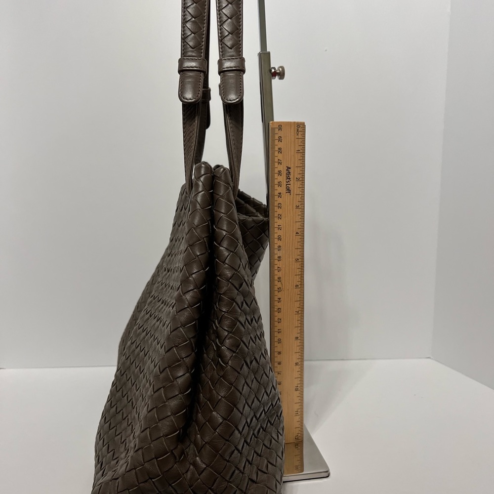 Bottega Veneta Garda Medium Intrecciato Bag - Picture 5 of 9